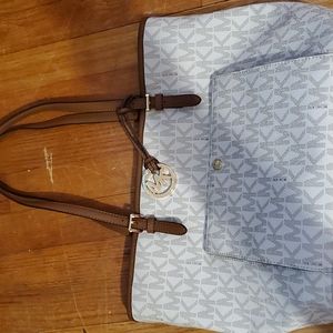 Michael kors tote